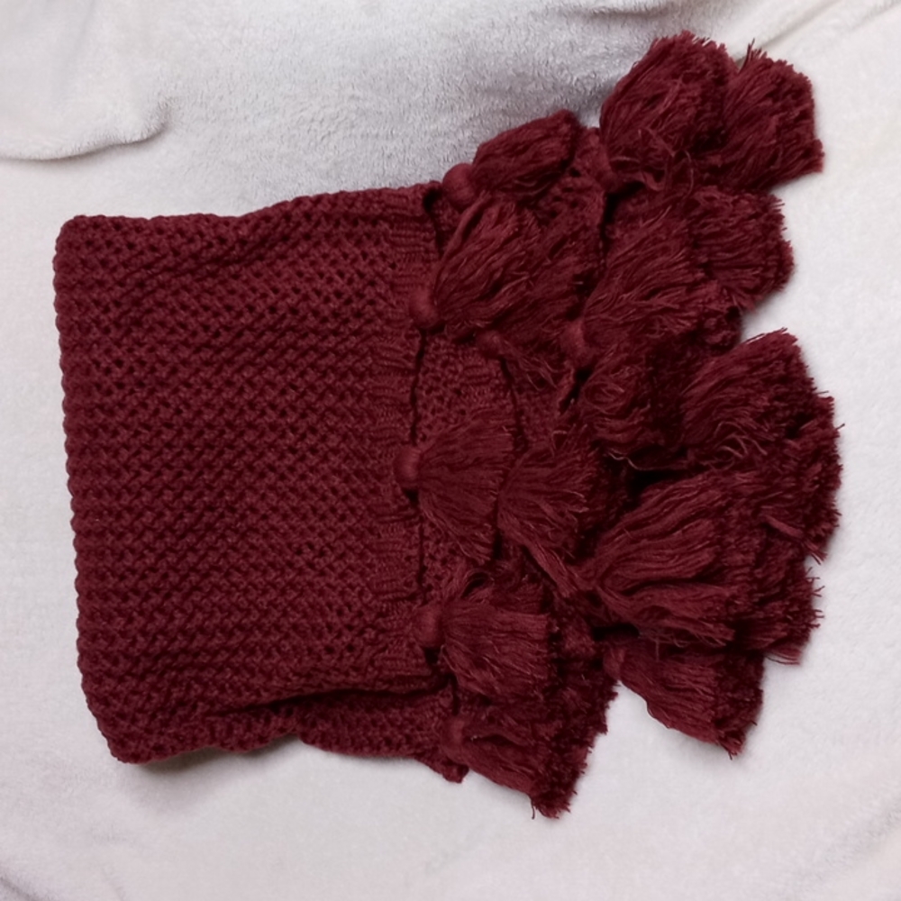 Opalhouse Chunky Knit Tassel Throw